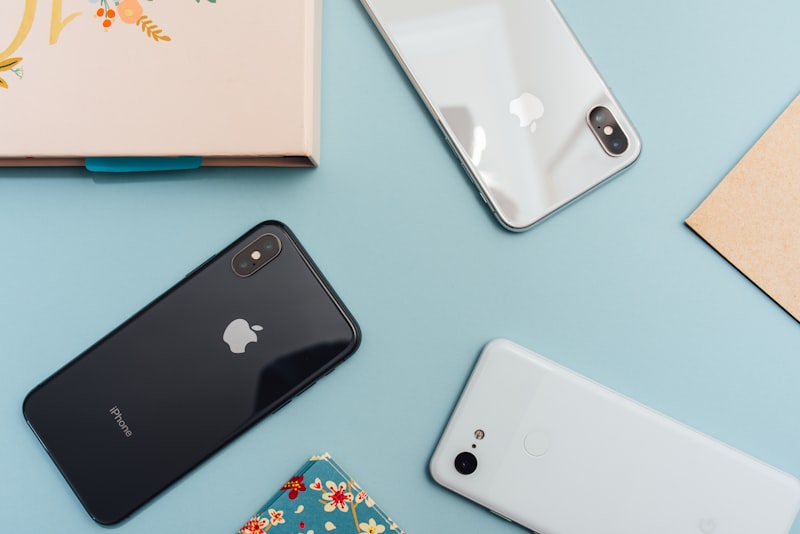 Two smartphones placed side by side during a data transfer setup